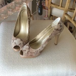 Peep toe platform 4 inch heel